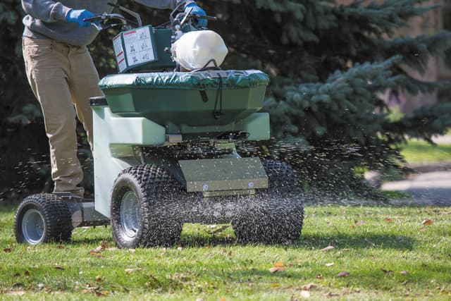How to Choose a Ride-On Spreader Sprayer in 2026